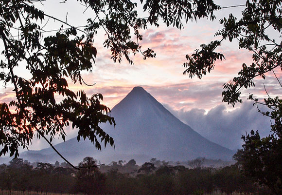 arenal-costa-rica