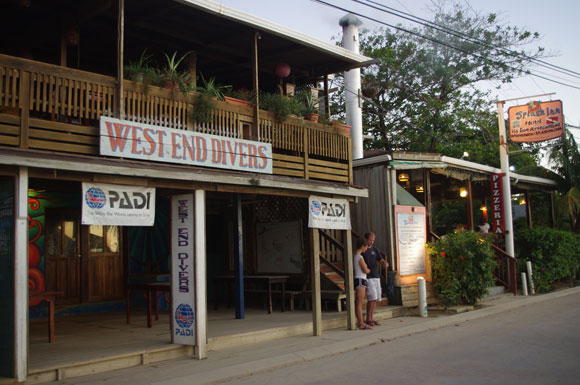 “Margarita Business Plans” Pan Out On Roatán