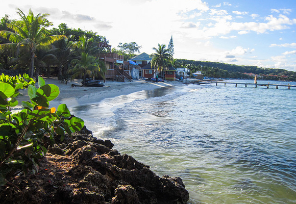 Bringing the Packers to Sandy Bay, Roatán