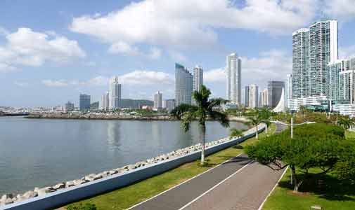 Enjoying a Car-Free, Vibrant Lifestyle in Panama City