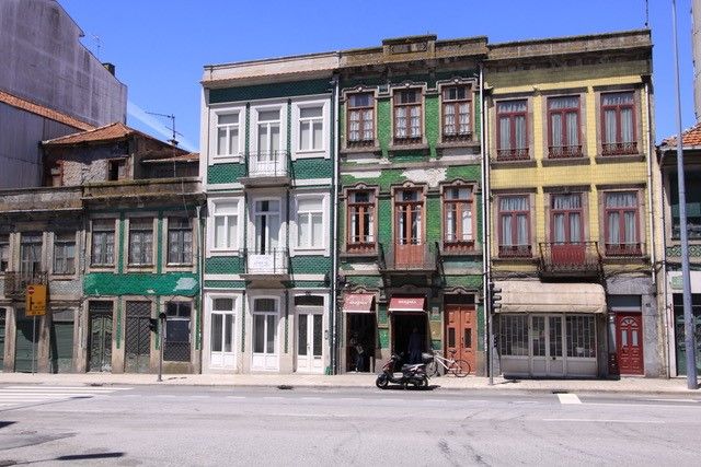 From a Park in Porto: An Opportunity to Profit from Historic Homes