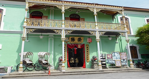 Teaching English in Penang With a Laptop and a Smile